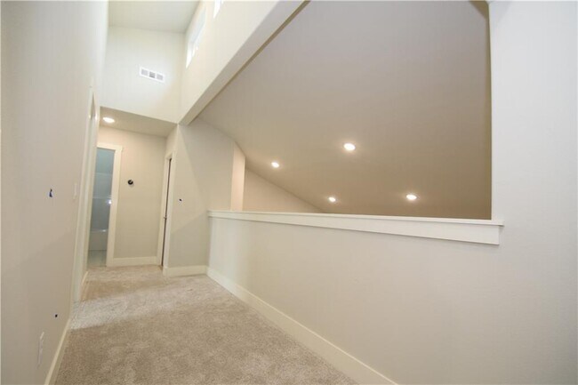 Building Photo - 481 Amethyst Rd