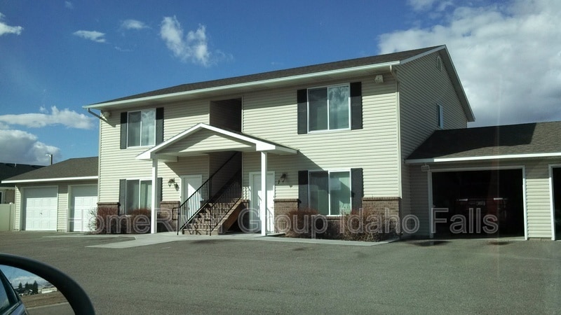 Building Photo - 1374 Midway Ave