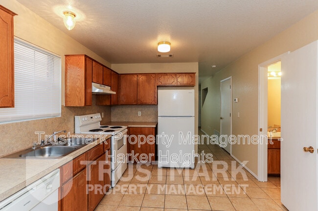 Building Photo - 4005 Madison Dr