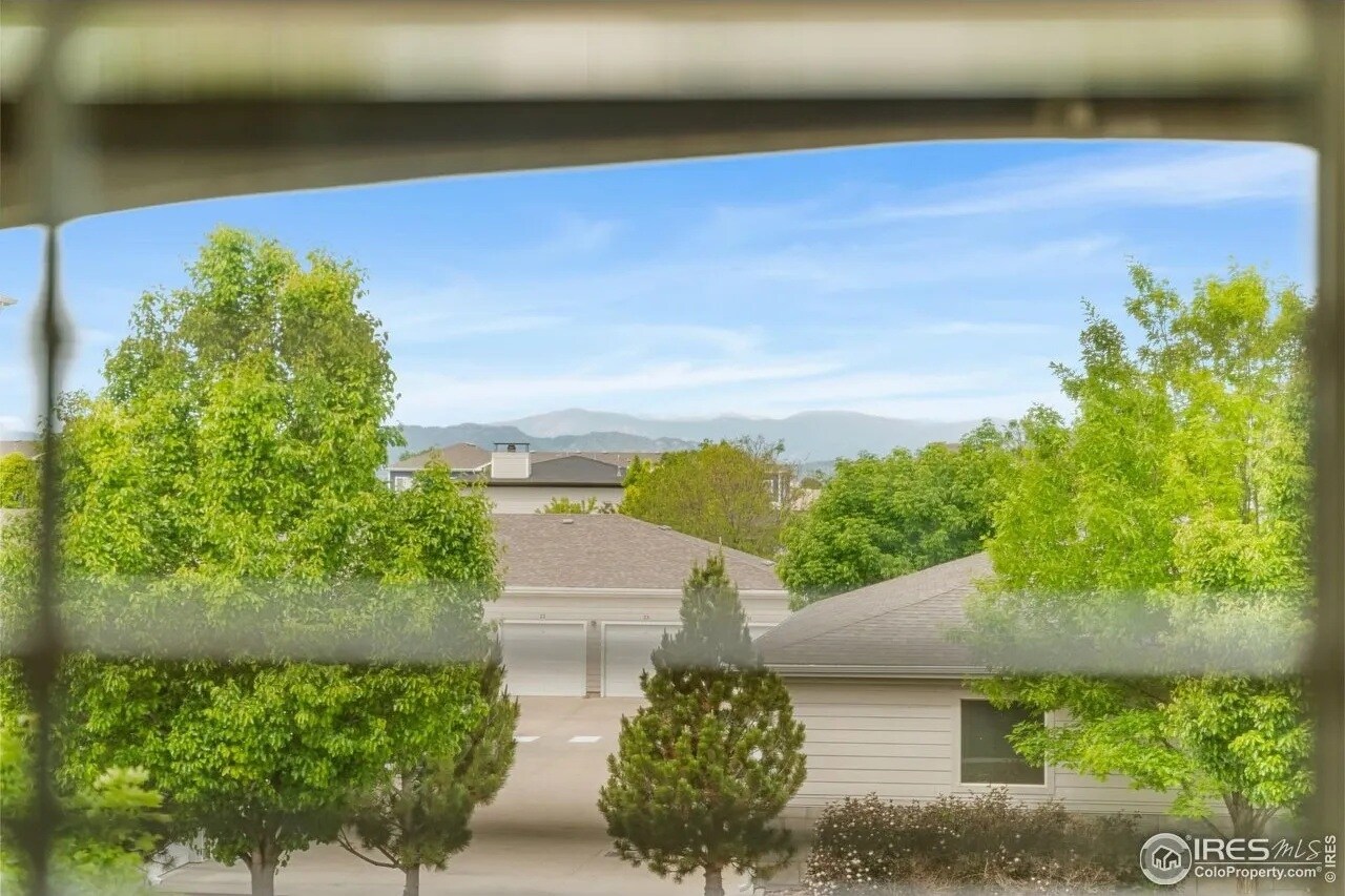 Building Photo - 5020 Cinquefoil Ln