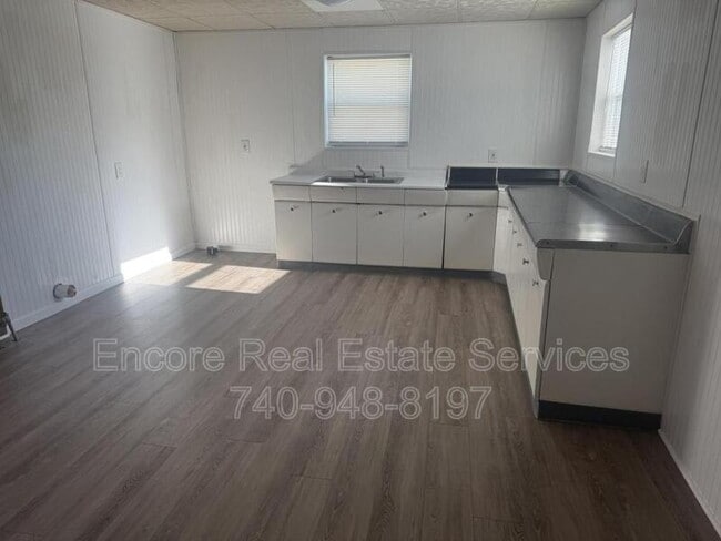 Building Photo - 70 Hoover St