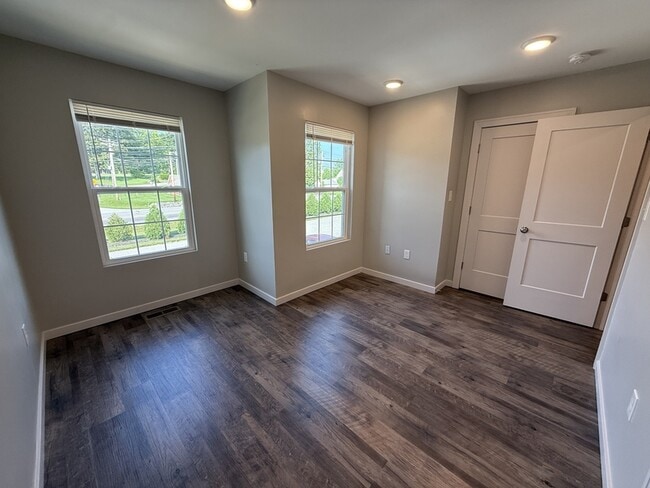 Building Photo - 106 Terrace Drive