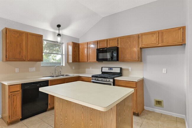 Building Photo - 16010 Cedar Gully Dr