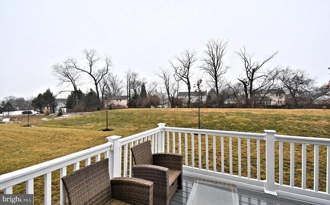 Building Photo - 500 Sterling Dr