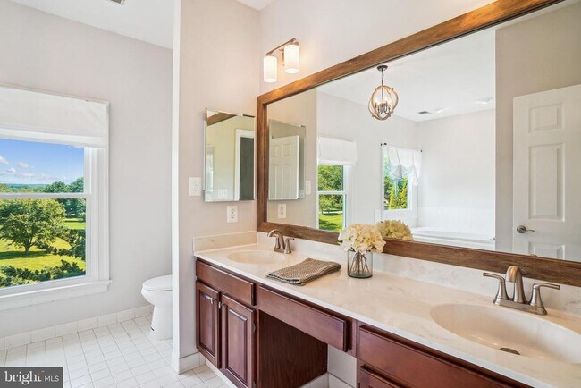 Building Photo - 9140 Goshen Valley Dr