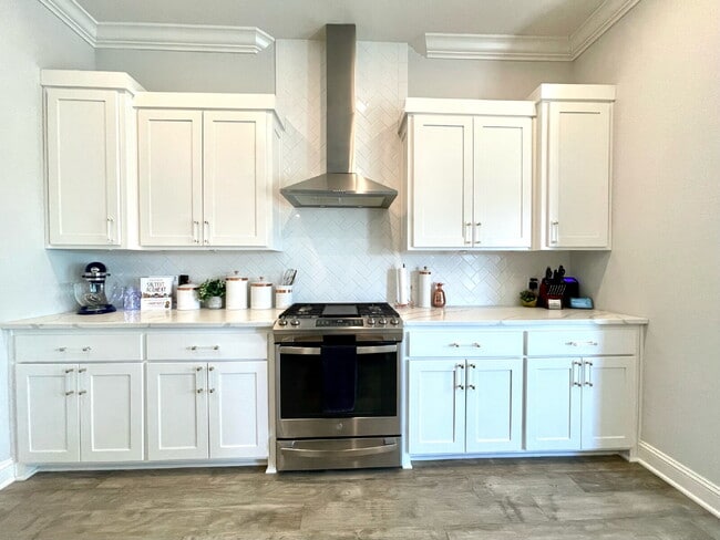 Building Photo - 2014 W Chandler Ave