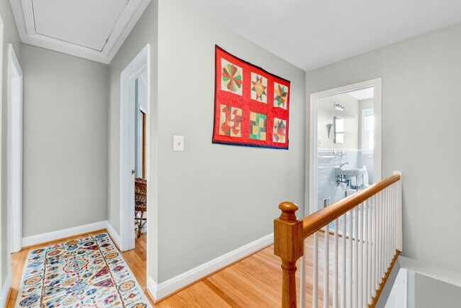 Building Photo - 3-bedroom, 1 and half bathroom end-of-group townhome in the quiet Stoneridge neighborhood in Towson