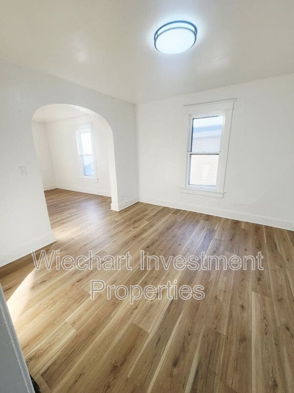 Building Photo - 426 Hazel Ave