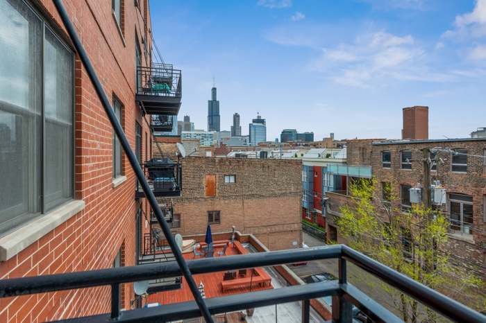 Building Photo - 1155 W Madison St