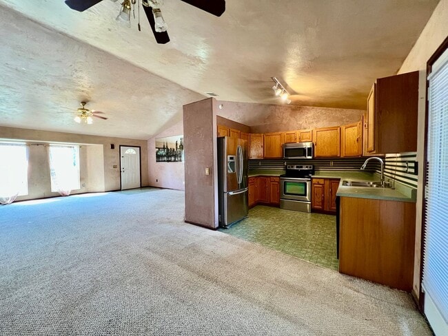 Building Photo - Single Family Home in Silt for Rent