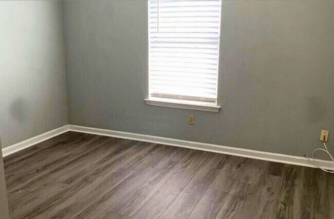 Building Photo - Prime Location! 4-Bedroom Home with Fenced Yard – Minutes from I-95 & Kings Bay