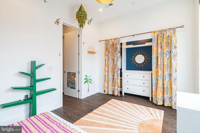 Building Photo - 1757 Waterloo St