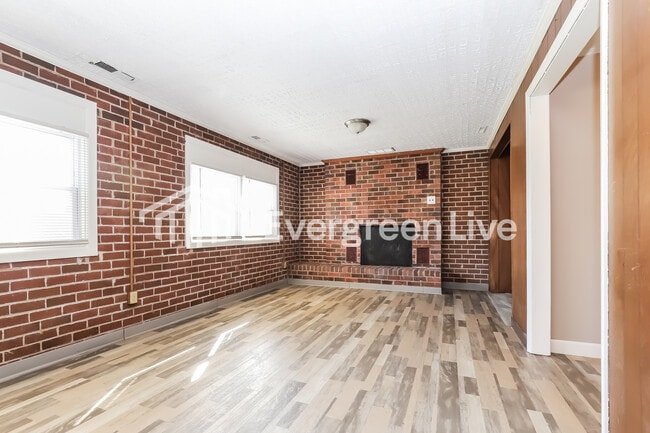 Building Photo - 1711 Oberlin Dr