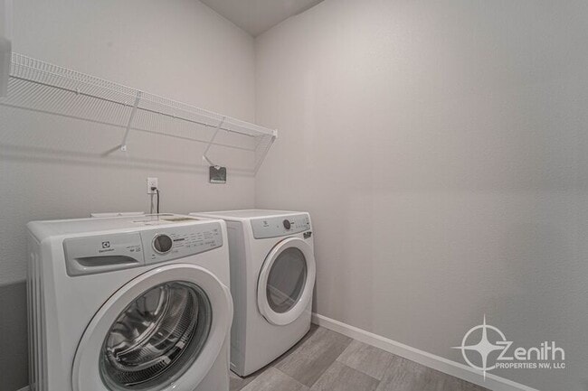 Building Photo - 16304 NE 21st St