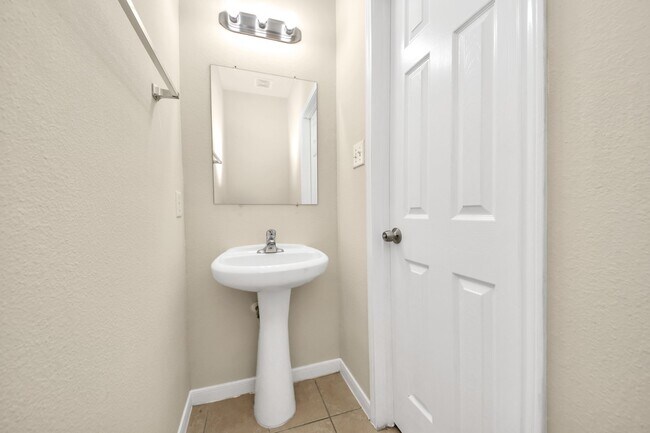 Building Photo - 13127 Barn Course Dr