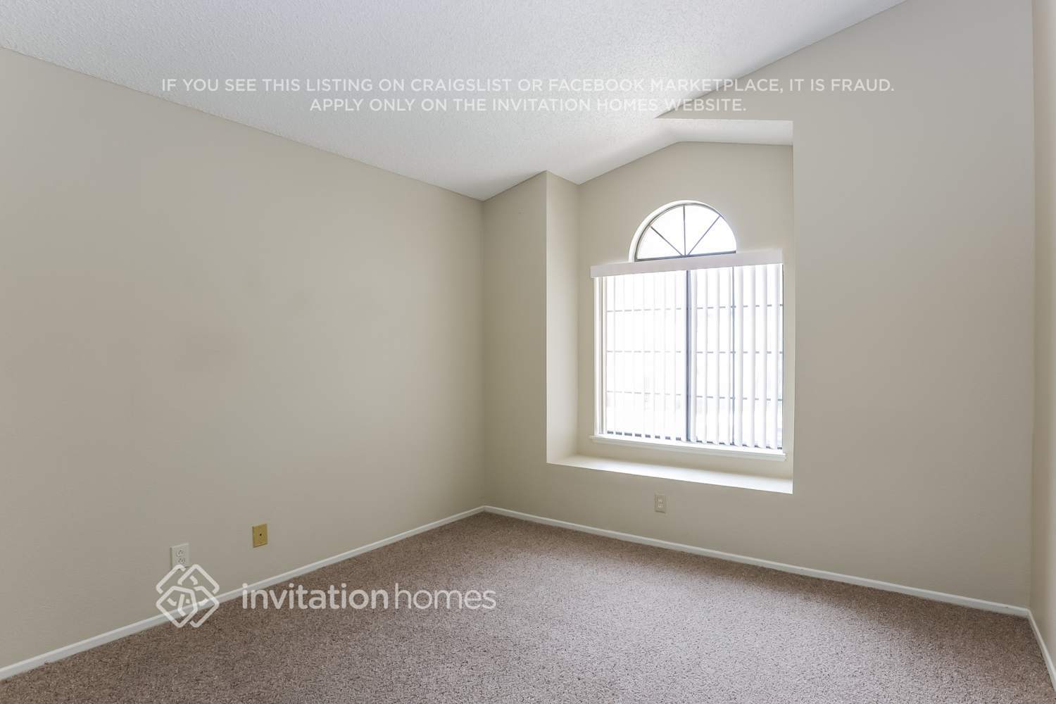 Building Photo - 4553 Grandview Dr