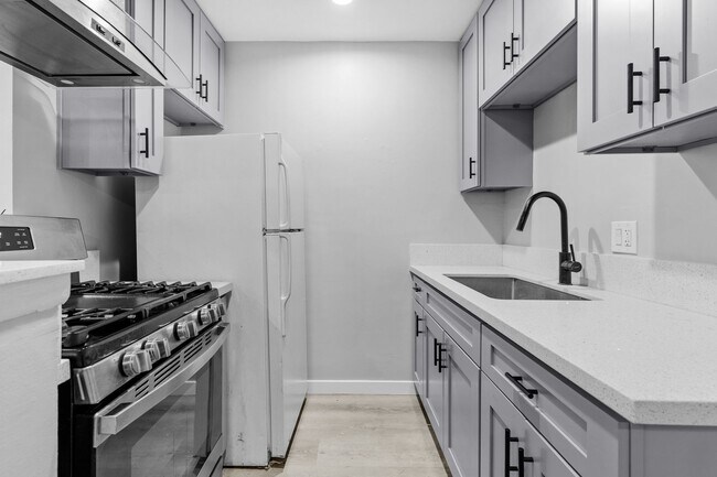 Interior Photo - 1655-1701 West Malvern Avenue