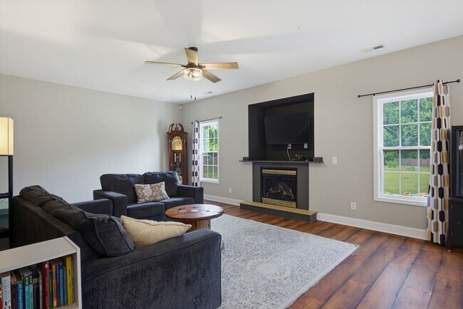 Building Photo - 108 Willard Way