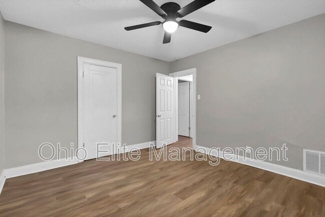 Building Photo - 1038 Forest St