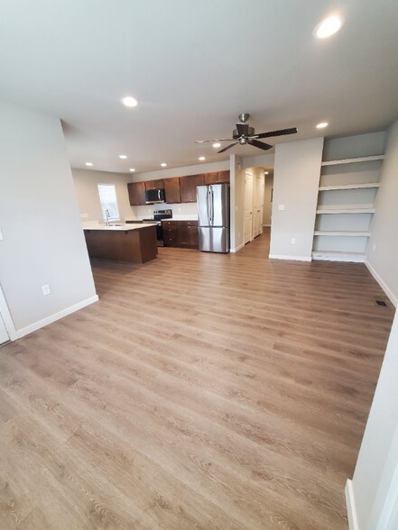 Building Photo - 2001 Good Hearted Pl