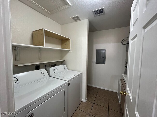 Building Photo - 3676 Renovah St