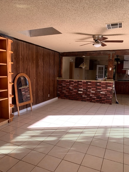 Building Photo - 15750 Fellowship St