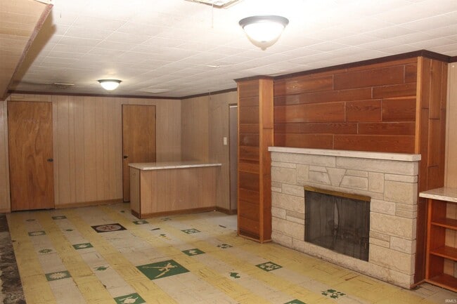 Building Photo - 2100 E Gum St