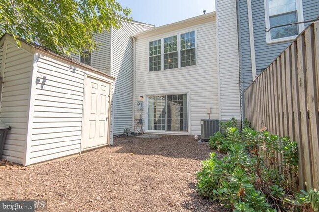 Building Photo - 3070 Madden Ct