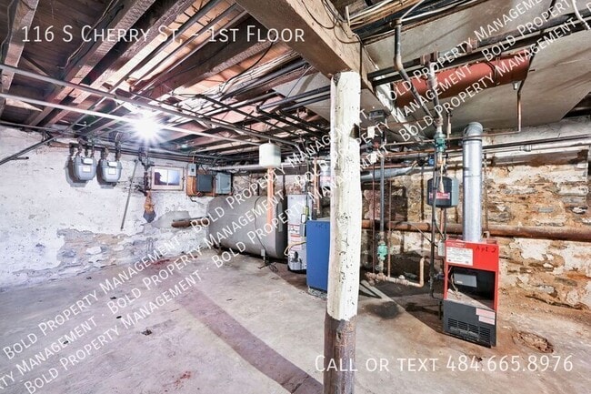 Building Photo - 116 S Cherry St