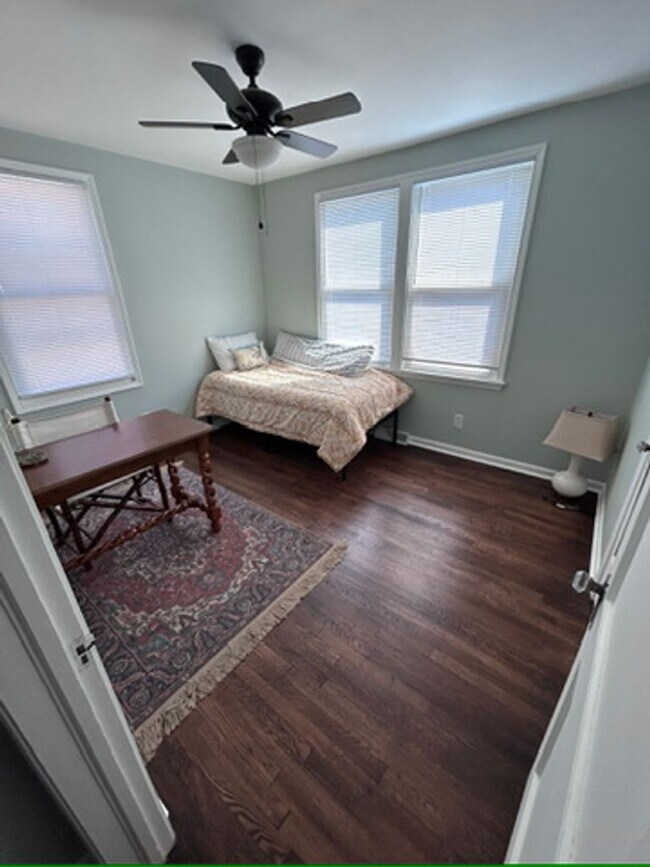 Building Photo - Olympia