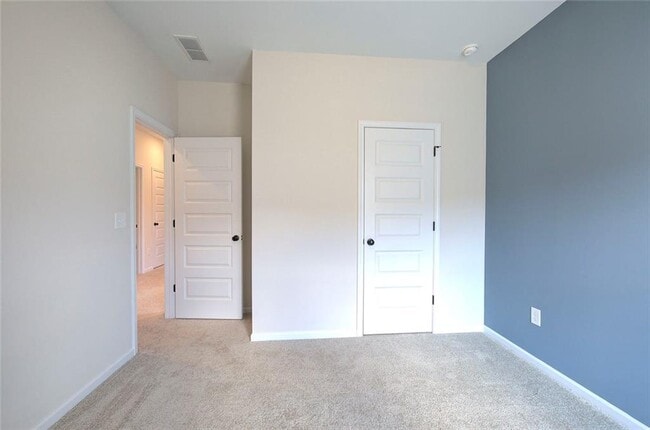 Building Photo - 401 Perth Dr