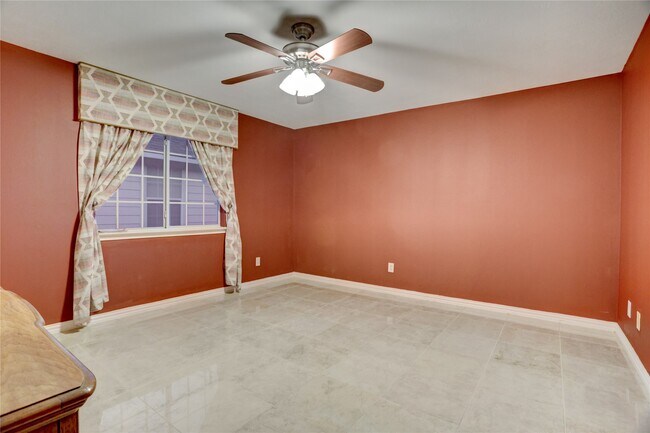 Building Photo - 2707 Sterling Fields Dr