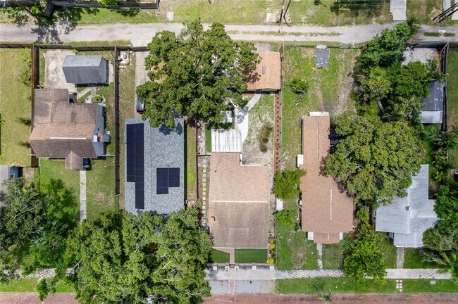 Building Photo - 3634 4th Ave N