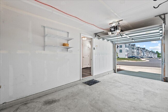 Building Photo - 6310 Crittenden Ln