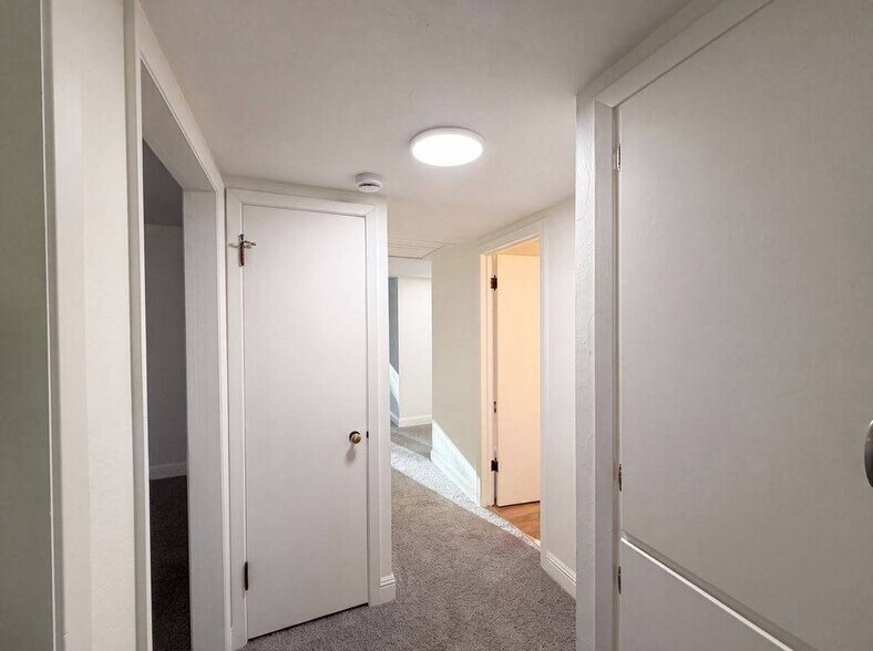 Building Photo - 5351 Bonniemae Way
