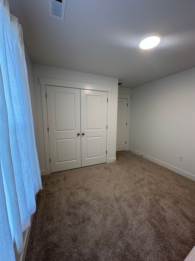 Building Photo - Absolutely STUNNING Home in Lehi!!!