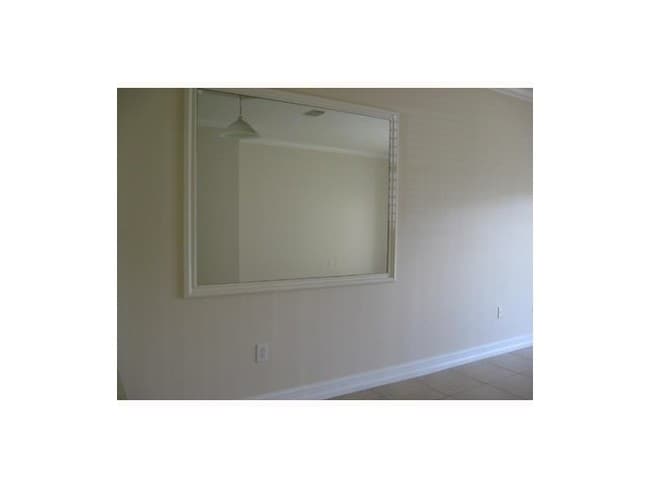 Building Photo - 15750 SW 92nd Ave