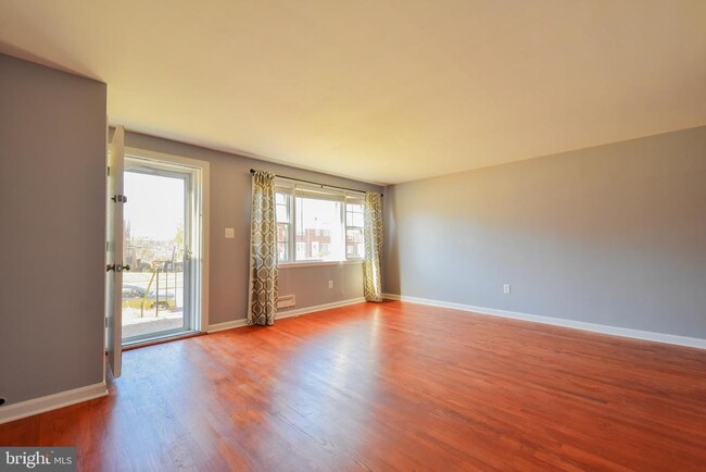 Building Photo - 1130 Linden Ave