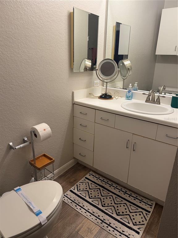 Building Photo - 860 N Orange Ave