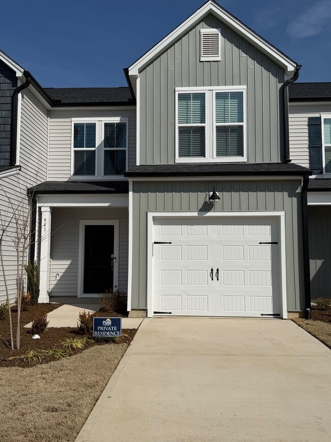 Building Photo - Gibsonville / Townhome