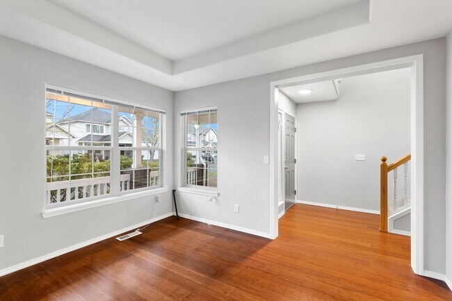 Building Photo - BETHANY 5 bedroom 3 full bath- Beaverton School District- Nike