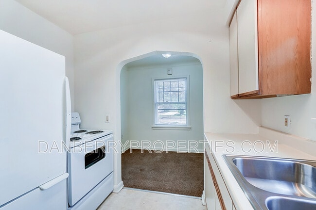 Building Photo - 1132 Brookley Blvd