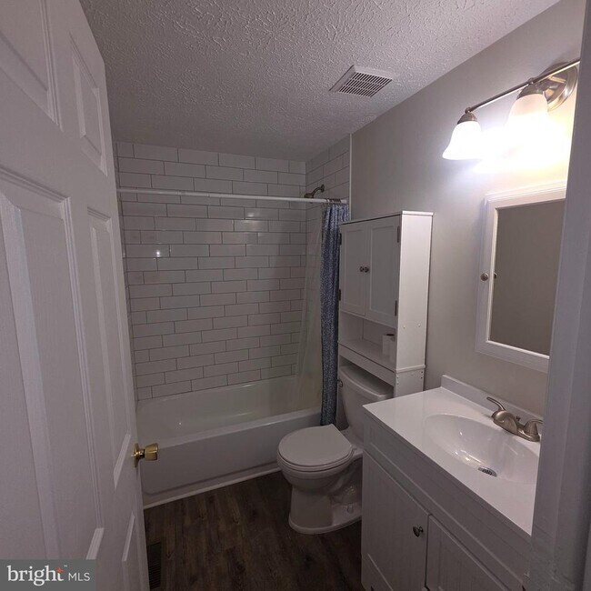 Building Photo - 1758 Springfield Ln