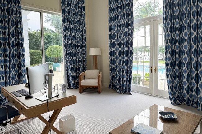 Building Photo - 1494 N Lake Wy