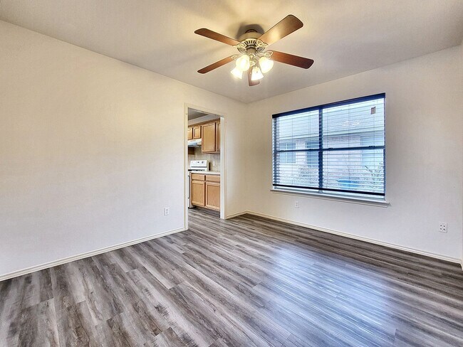 Building Photo - Inviting 3BR/2.5BA with Spacious Bedrooms & Great Outdoor Space