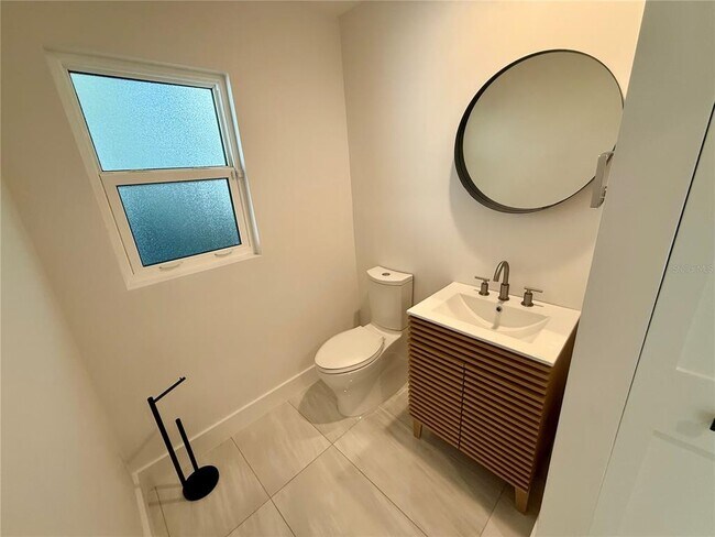 Building Photo - 1359 Harbor Dr
