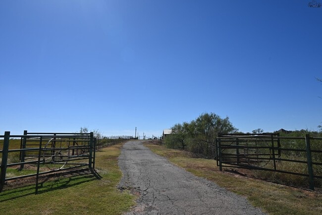 Building Photo - 2460 Wranglers Retreat