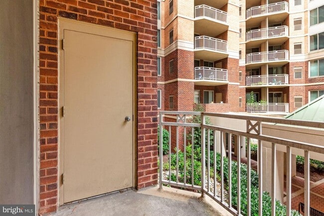 Building Photo - 7500 Woodmont Ave