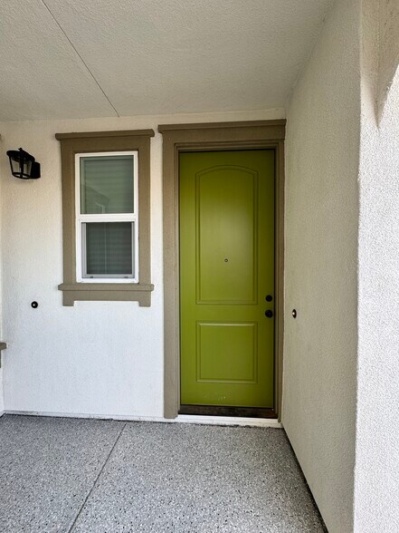 Building Photo - 201 W Rustica Dr