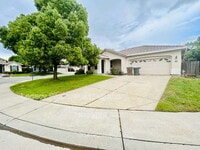 Building Photo - 300 Dedham Ct